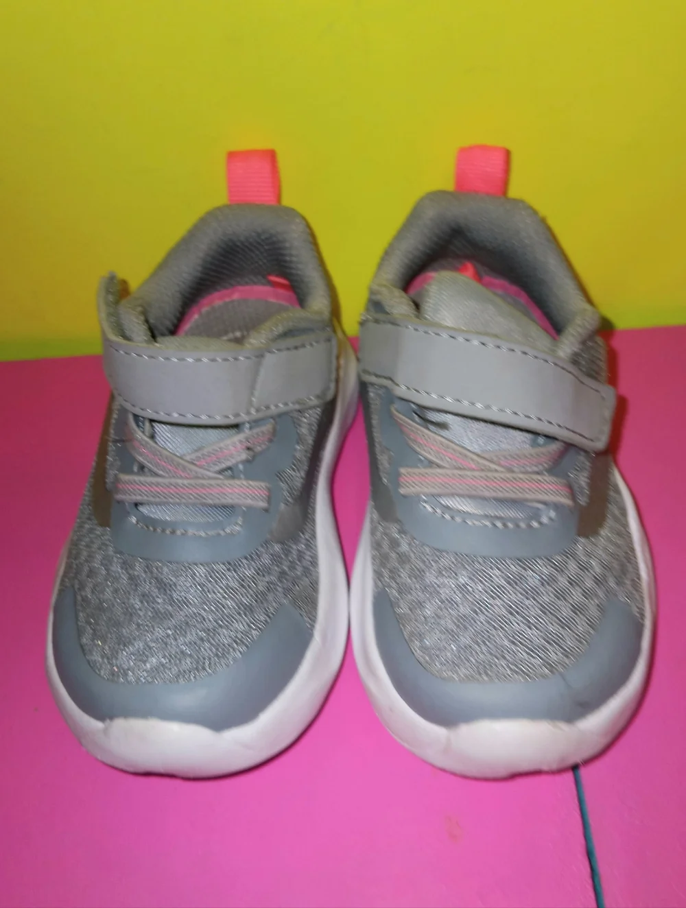 Girls shoes Athletic works grey sneakers 4